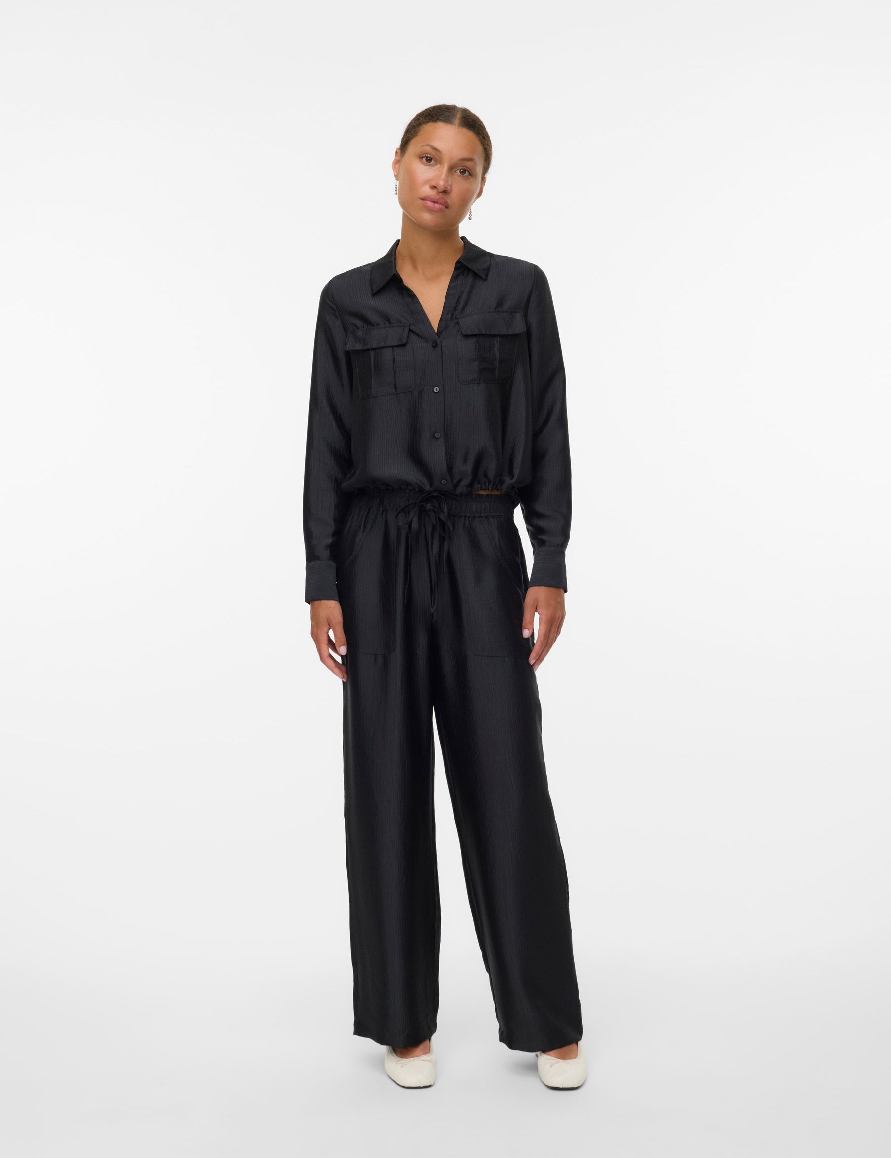 VERO MODA VMTOMA straight pants in black - Image 1