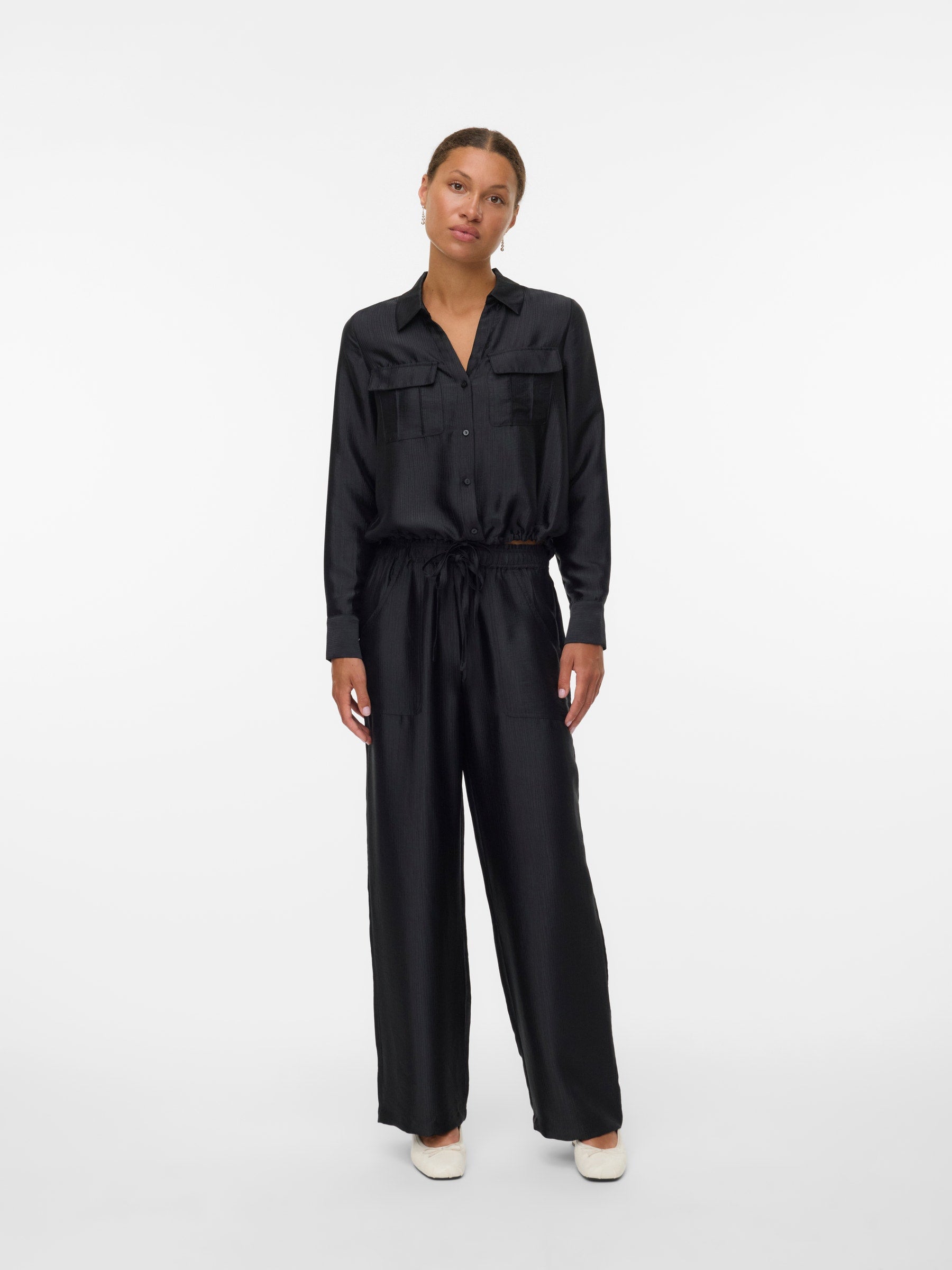 VERO MODA VMTOMA straight pants in black - Image 1