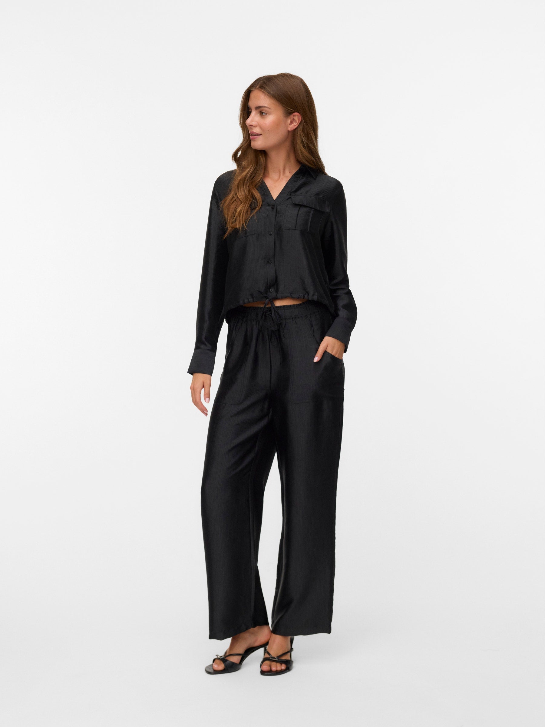 VERO MODA VMTOMA straight pants in black - Image 4