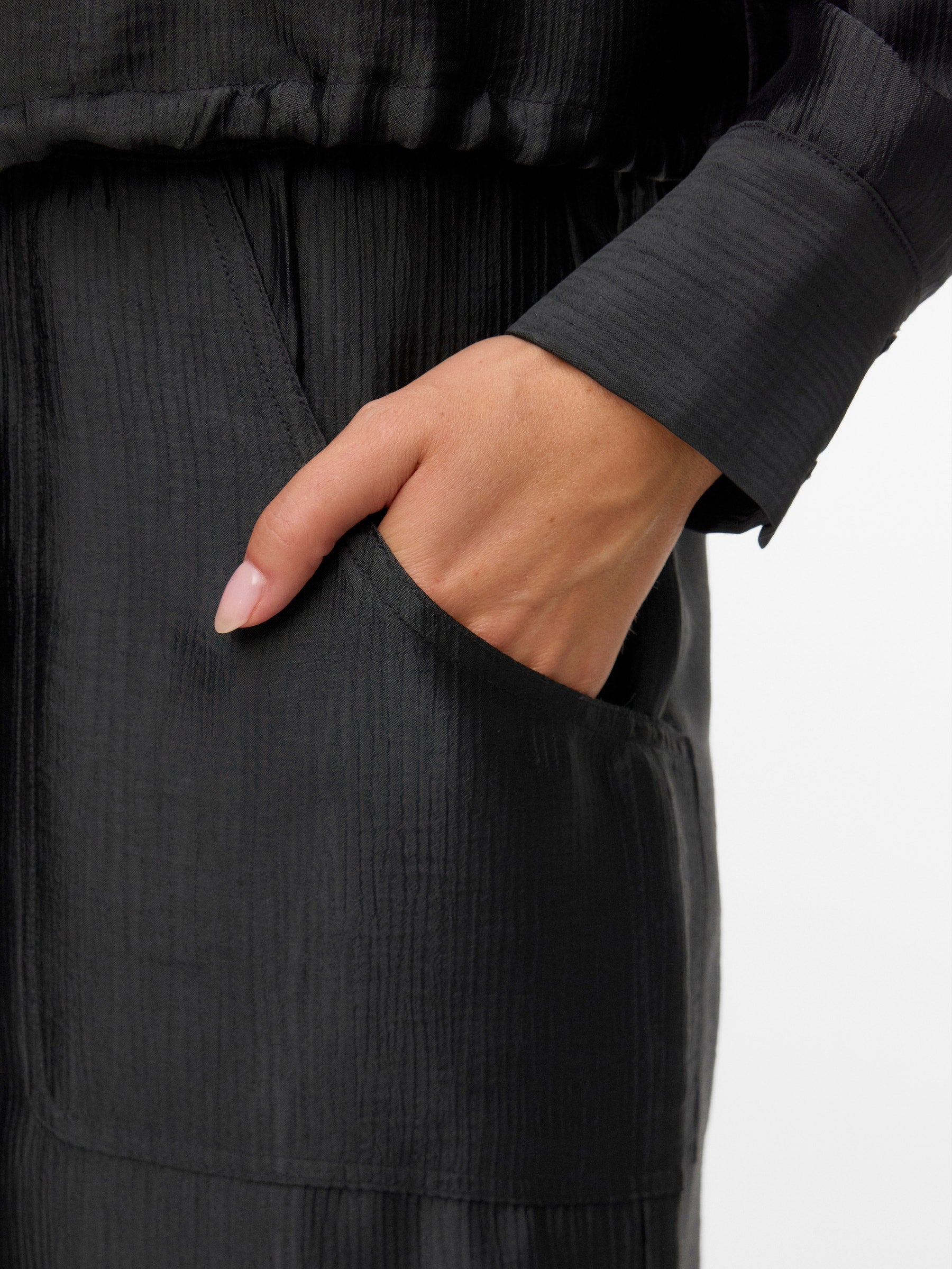 VERO MODA VMTOMA straight pants in black - Image 6