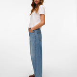 VERO MODA VMZELDA barrel denim jeans mix in medium blue denim - Image 6